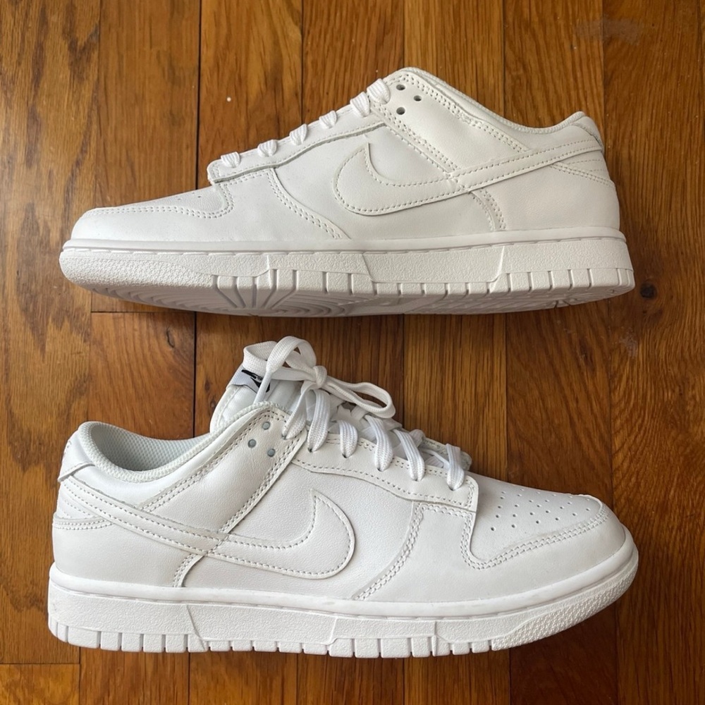 Nike Dunk Low triple white